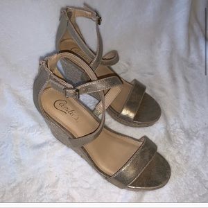 Candie’s wedge heel espadrille gold sz 8.5